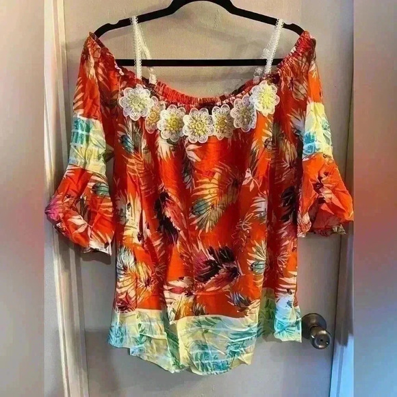 Melissa Paige Cold Shoulder Top Size M Orange Leaves Half 3/4 Sleeve 100% Rayon - Picture 1 of 1